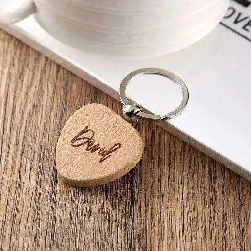 Porte-clés pendentif avec lettres gravées en bois - EX-STOCK Canada
