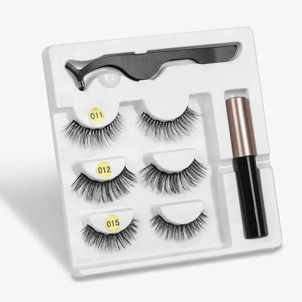 A Pair Of False Eyelashes With Magnets In Fashion - EX-STOCK Canada