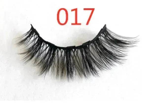 A Pair Of False Eyelashes With Magnets In Fashion - EX-STOCK Canada