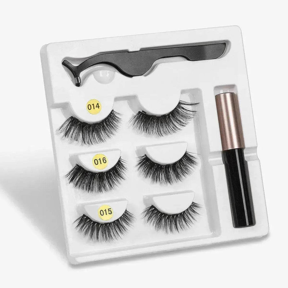 A Pair Of False Eyelashes With Magnets In Fashion - EX-STOCK Canada