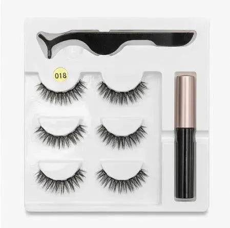 A Pair Of False Eyelashes With Magnets In Fashion - EX-STOCK Canada