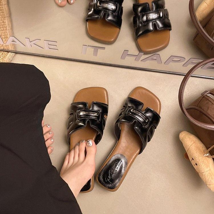 صنادل نسائية بكعب مسطح، صيف 2026 للصيف الخارجية، صنادل منسوجة للأزياء، شباشب أنيقة متعددة الاستخدامات بشريط واحد
