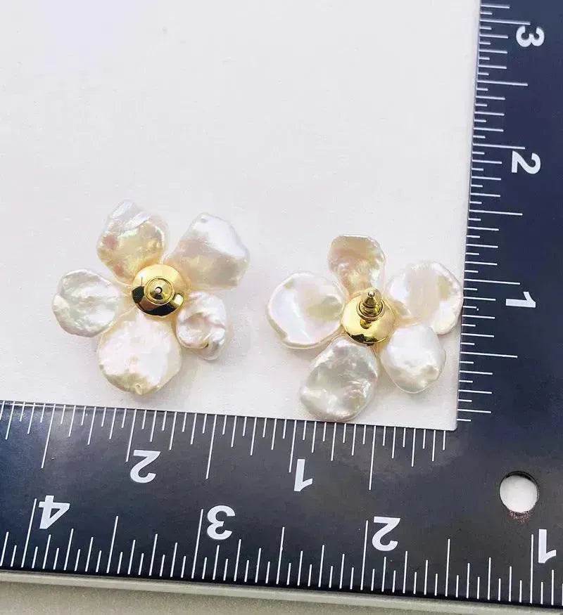 Baroque Pearl Earrings Female European And American Temperament Personality Flower Stud Earrings - EX-STOCK Canada