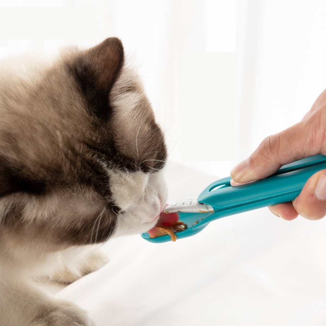 The Hot Cat Strip Spoon Feeder Squeezes Snack Pet Feeding Tools EX-STOCK Canada