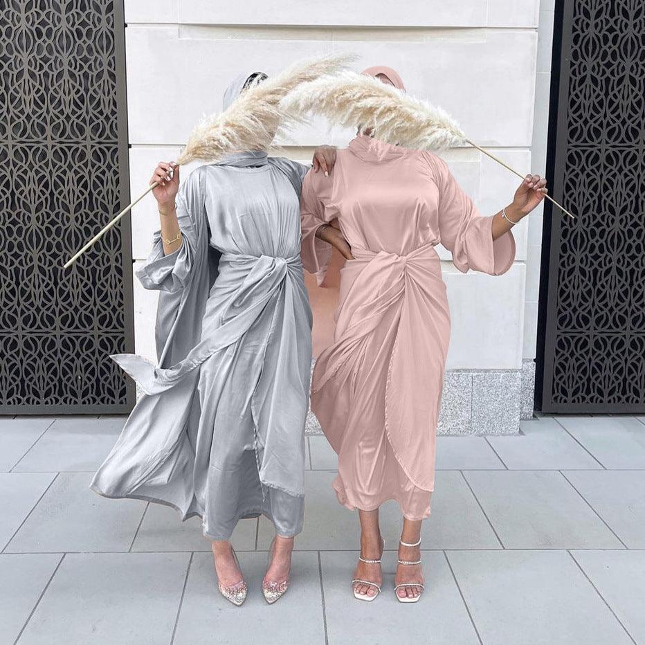 Robe en satin costume trois pièces féminin