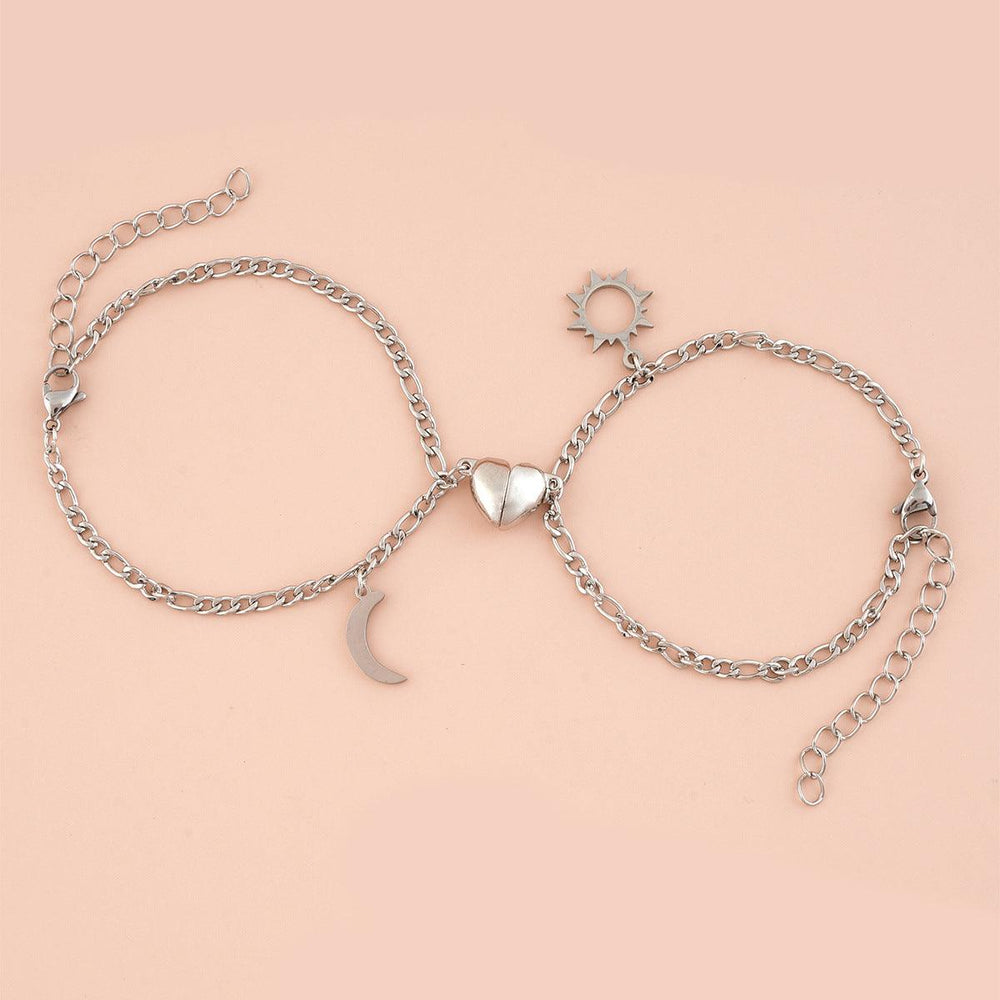 Pendentif Bracelet Couple en Acier Inoxydable en Forme de Soleil, Lune et Cœur avec Attache Magnétique - EX-STOCK Canada