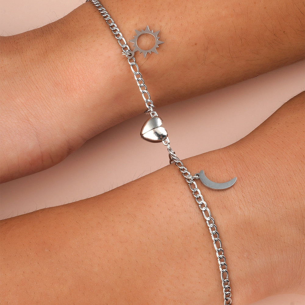 Pendentif Bracelet Couple en Acier Inoxydable en Forme de Soleil, Lune et Cœur avec Attache Magnétique - EX-STOCK Canada