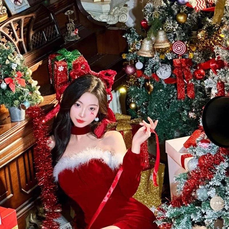 Robe rouge à épaules et hanches en une ligneEX-STOCK Canada
