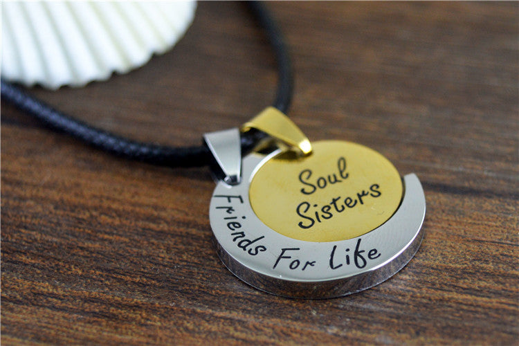 Collier Couple Lune et Soleil en Acier Inoxydable - EX-STOCK Canada