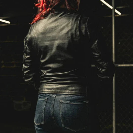 جاكيت جلد نسائي للدراجات النارية. جلد بقري خفيف مع جيوب للدرعEX-STOCK Canada