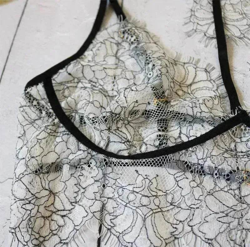 Charming three-point lingerie - EX-STOCK Canada