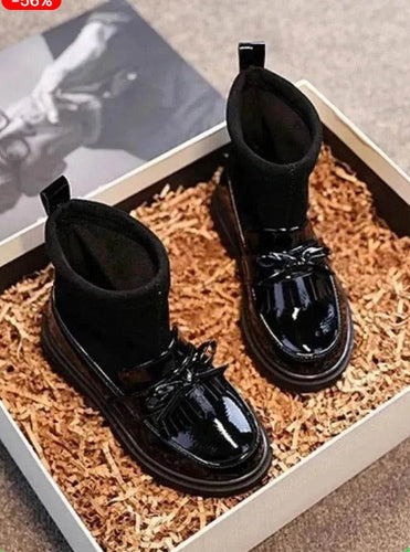 Winter Boots for Girls: How to Keep Feet Warm and Stylish This Year - EX-STOCK Canada