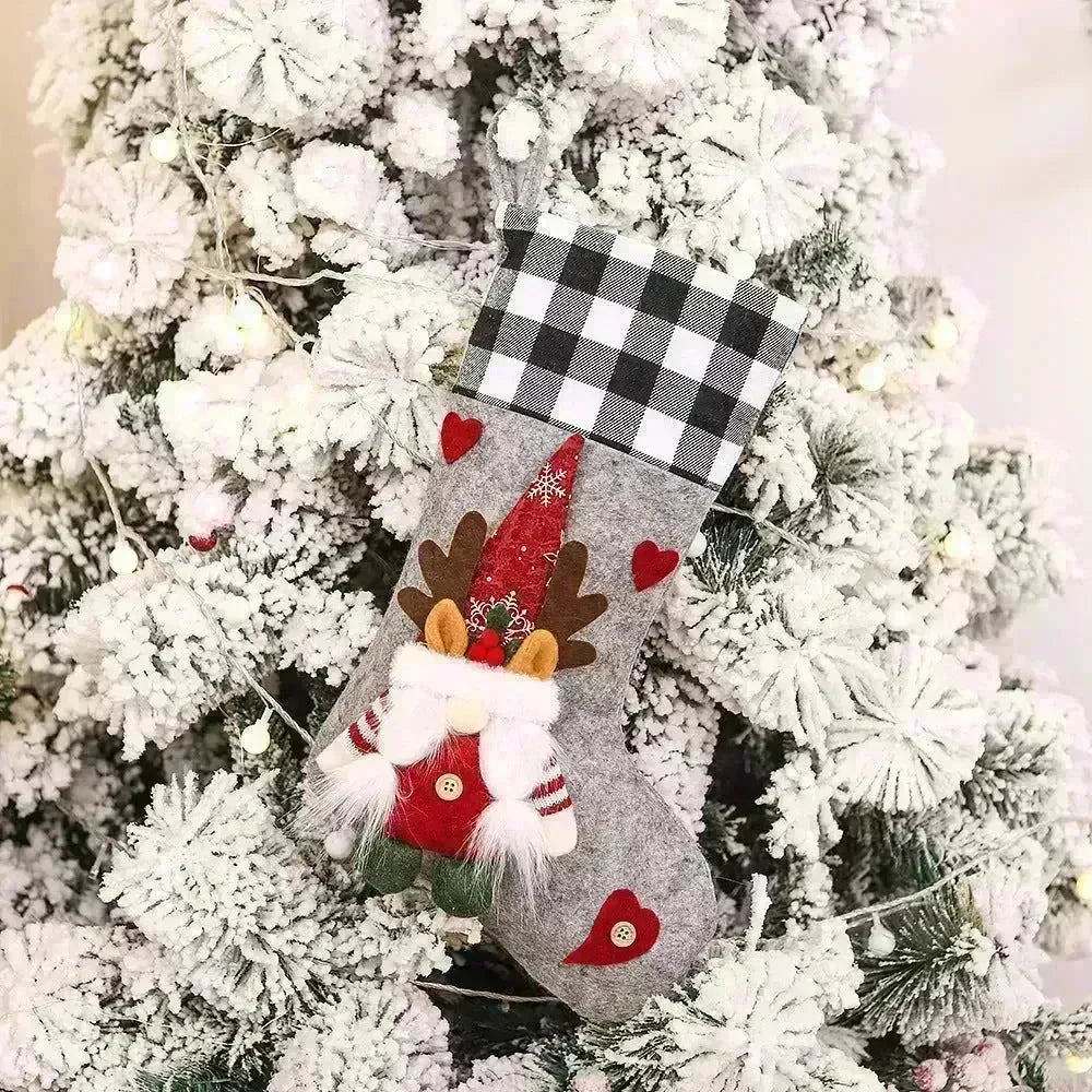 Plaid Three-dimensional Couple Faceless Doll Christmas Stockings Christmas Eve Gift Bag Candy Bag - EX-STOCK CANADA
