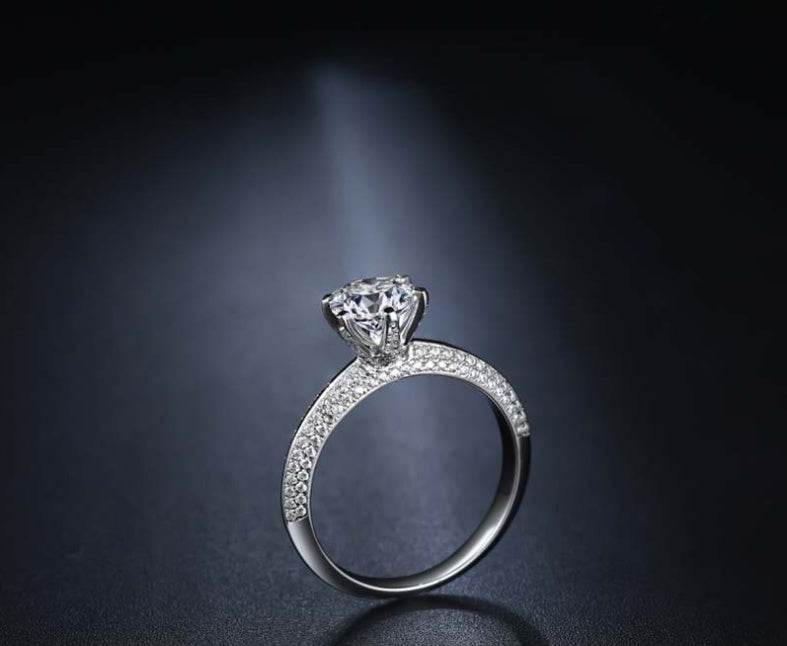 Six-claw paved with diamond luxury ring EX-STOCK Canada 