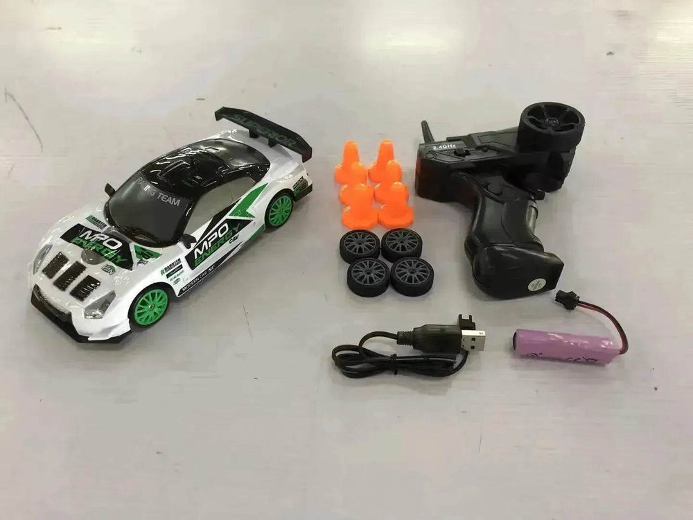 سيارة درفت RC 2.4G 4WD لعبة سيارة درفت RC سيارة التحكم عن بُعد نموذج GTR AE86 سيارة لعبة سباق RC للأطفال هدايا عيد الميلاد - EX-STOCK Canada