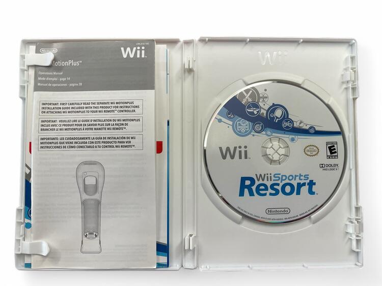 Wii Sports Resort Bundle With Wii MotionPlus and Wii remote 