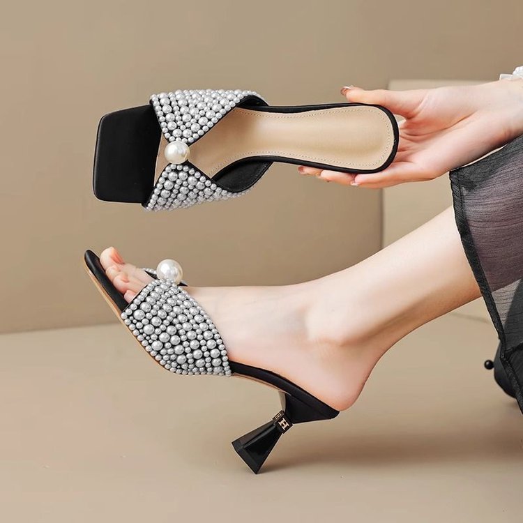 Fashionable And Versatile Pearl Commuting Temperament With Slim Heels And Exposed Toes, Cool Slippers, Half Slippers 