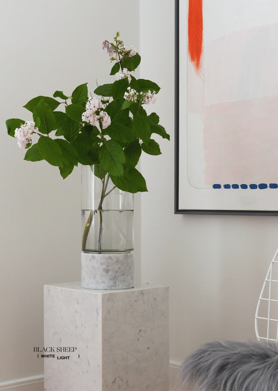 Vase et ouragan en marbre Bianco Carrara et verreEX-STOCK Canada 