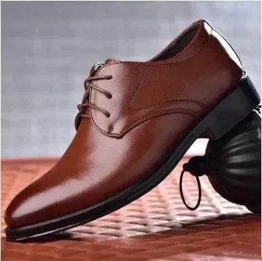 Chaussures noires à bout pointu pour hommes - EX-STOCK Canada