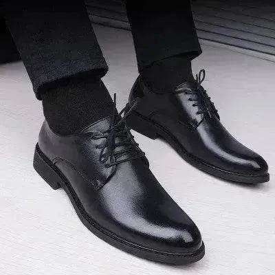 Chaussures noires à bout pointu pour hommes - EX-STOCK Canada