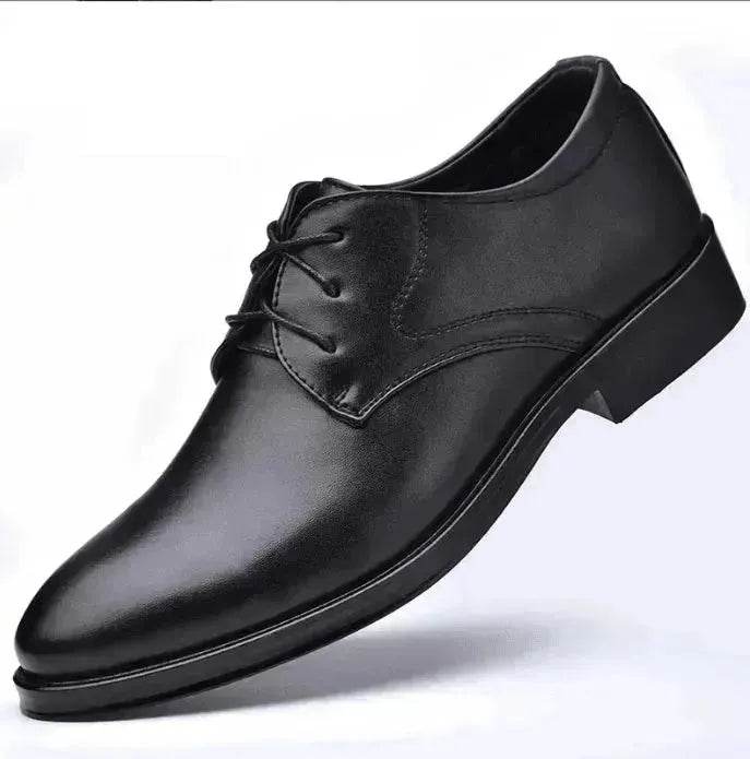 Chaussures noires à bout pointu pour hommes - EX-STOCK Canada
