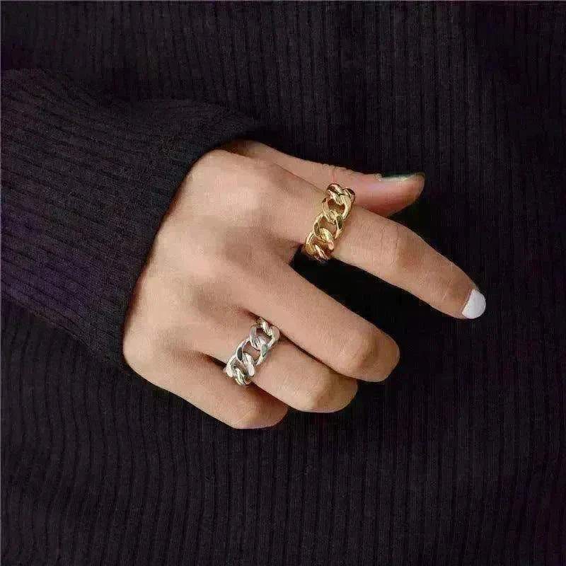 Fashionable with unique chain design ring - EX-STOCK CANADA