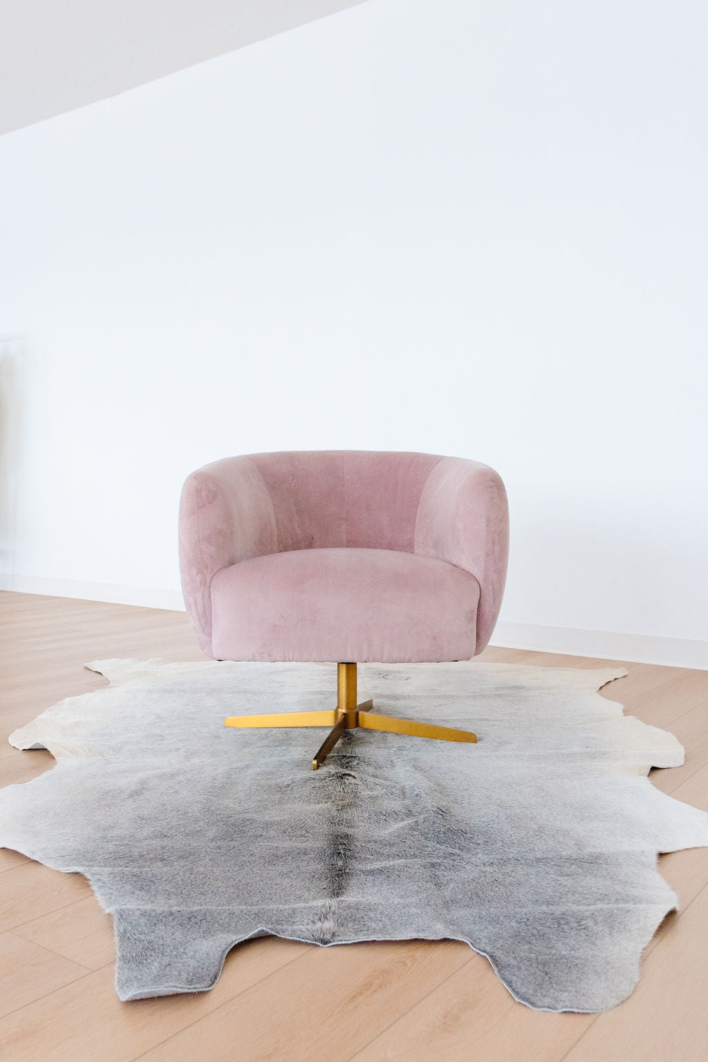 Large Light Grey Cowhide Area Rug EX-STOCK Canada 