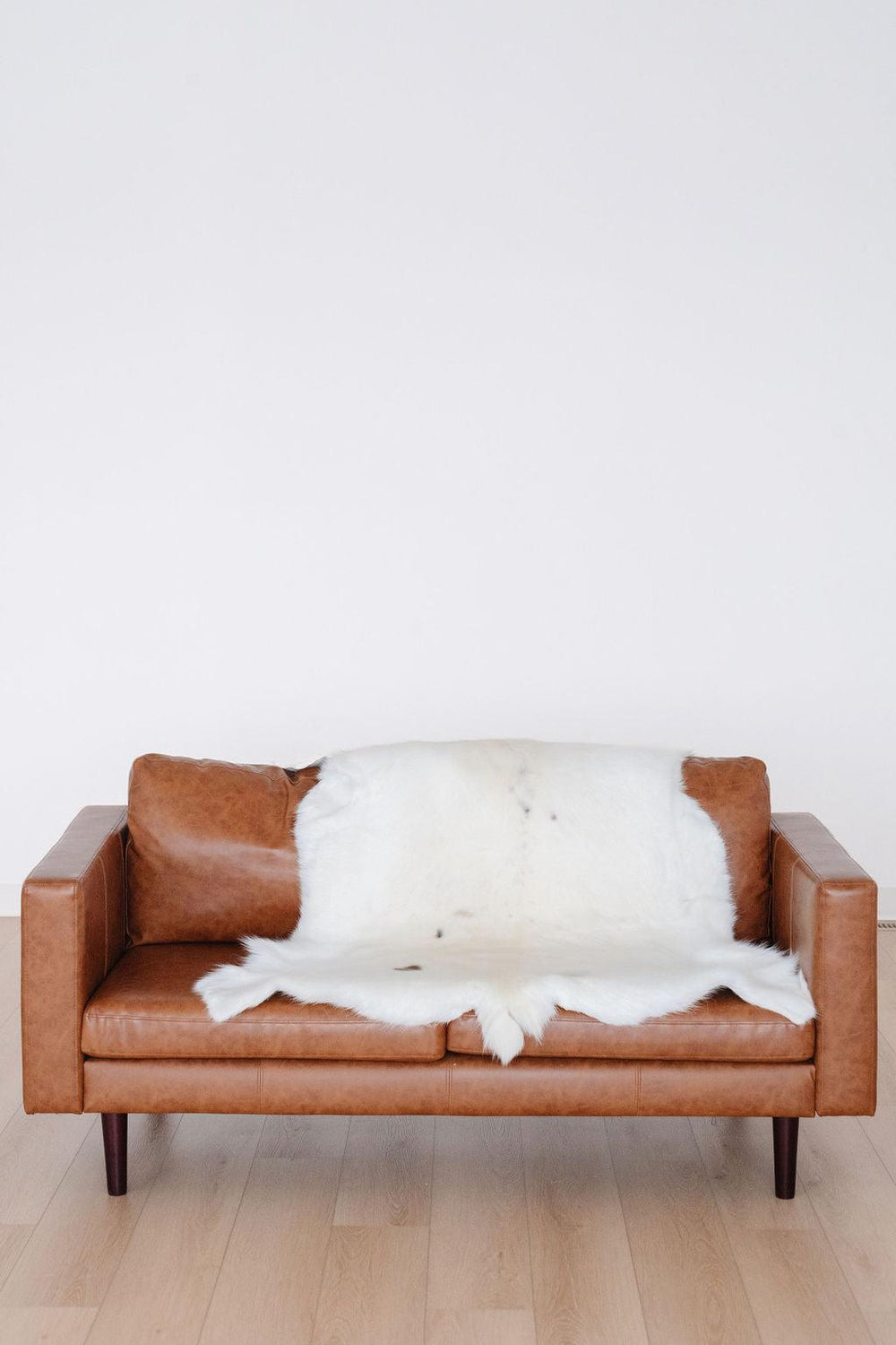 Peau de renne sami blancheEX-STOCK Canada 