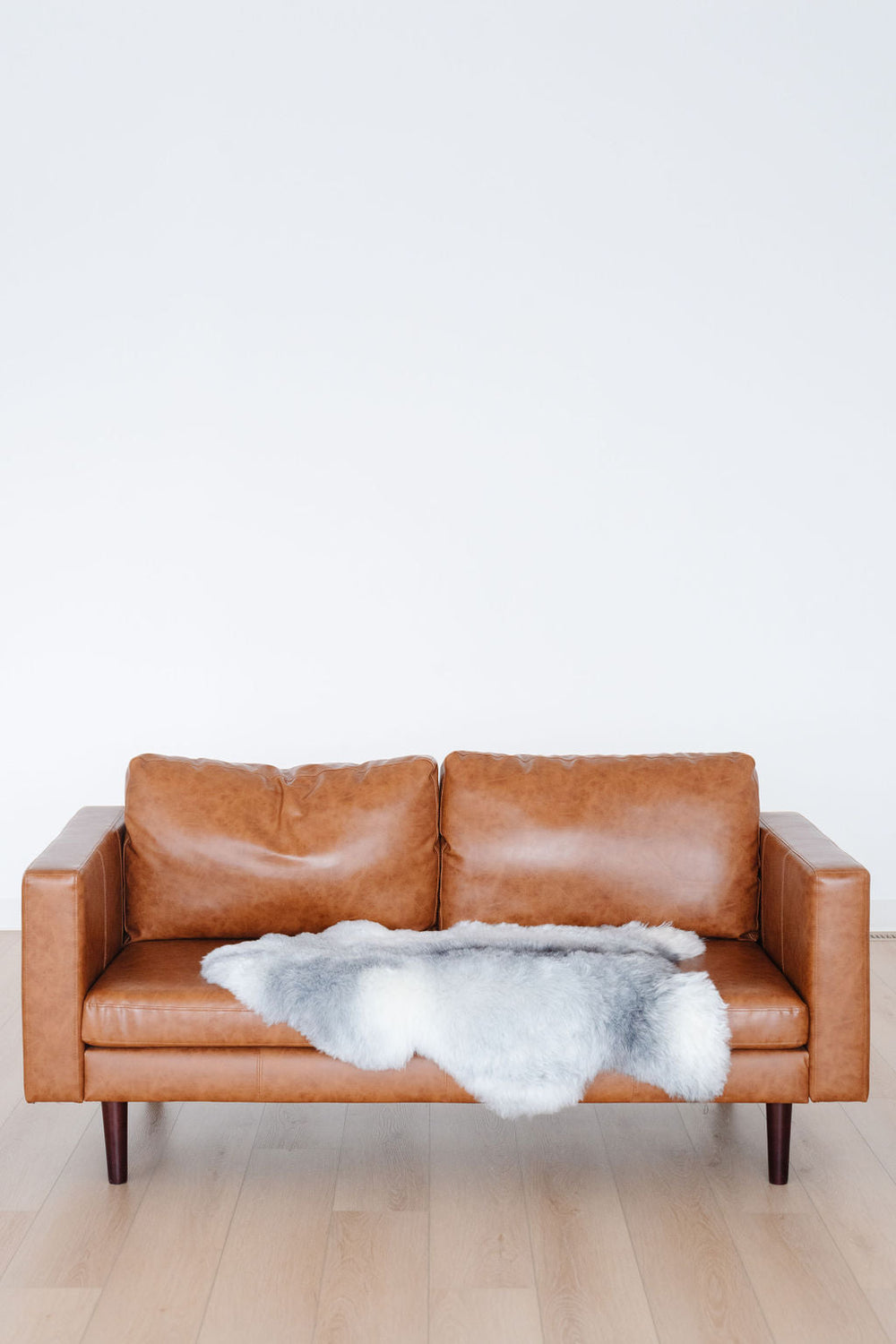 Peau de mouton islandaise grise naturelle tonéeEX-STOCK Canada 