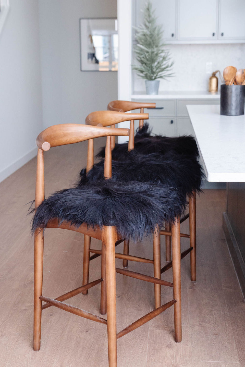 وسادة كرسي من جلد الغنم الآيسلندي الأسودEX-STOCK Canada 