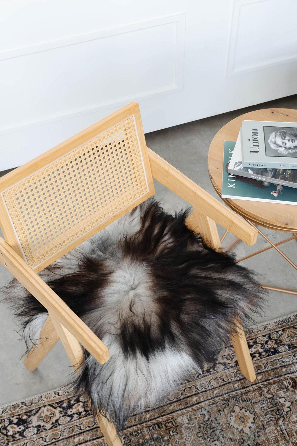 Coussin de chaise en peau de mouton islandais gris foncé naturel 