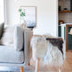 VANI - Tabouret en peau de mouton mélangée, laine boucléeEX-STOCK Canada 
