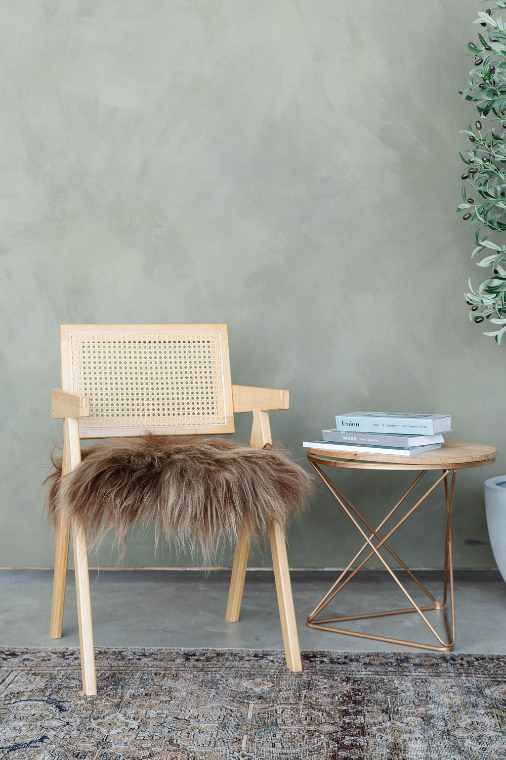 BROWN ICELANDIC SHEEPSKIN CHAIR PAD 