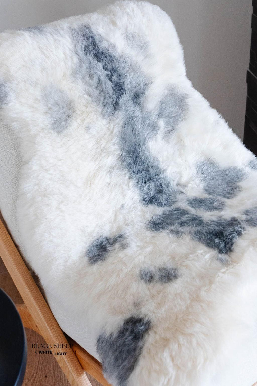 Peau de mouton islandaise grise tondue à taches | AléatoireEX-STOCK Canada 