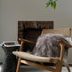 Housse de coussin carrée en peau de mouton islandaise taupeEX-STOCK Canada 