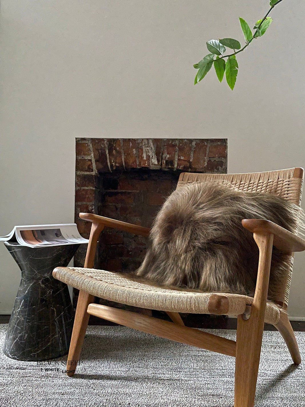 غطاء وسادة من جلد الغنم الأيسلندي البني المربعEX-STOCK Canada 