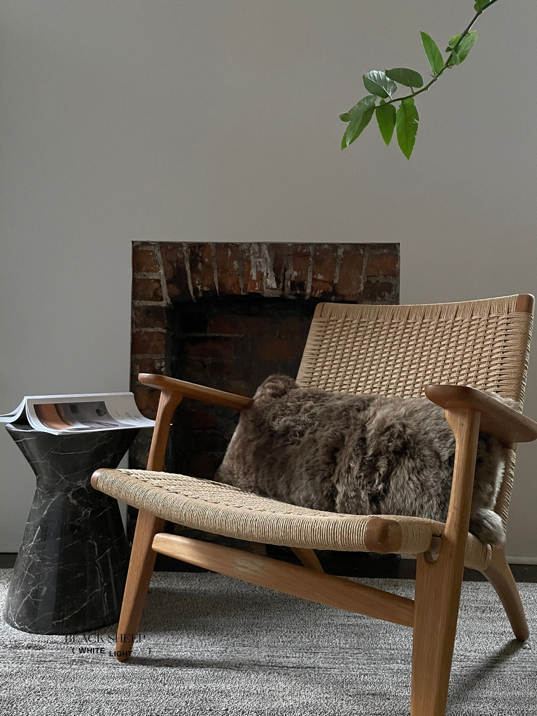 غطاء وسادة من فرو الغنم الآيسلندي البني المقصوص بشكل مستطيلEX-STOCK Canada 