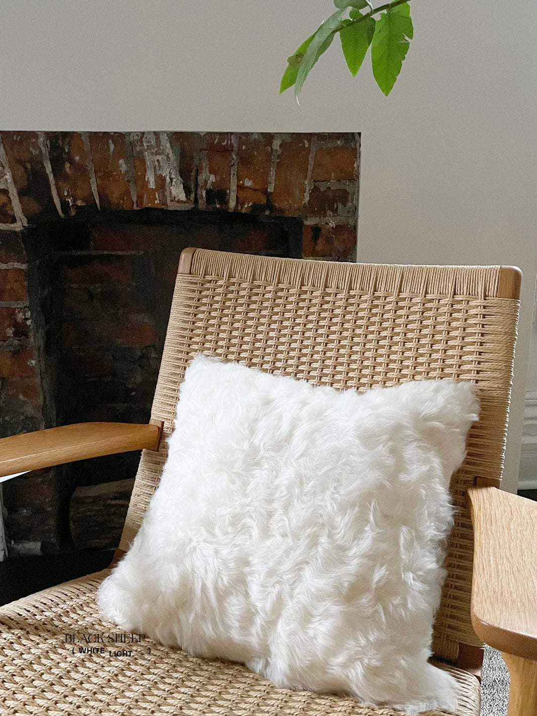 غطاء وسادة مربع من فرو الغنم الآيسلندي الأبيض المقصEX-STOCK Canada 