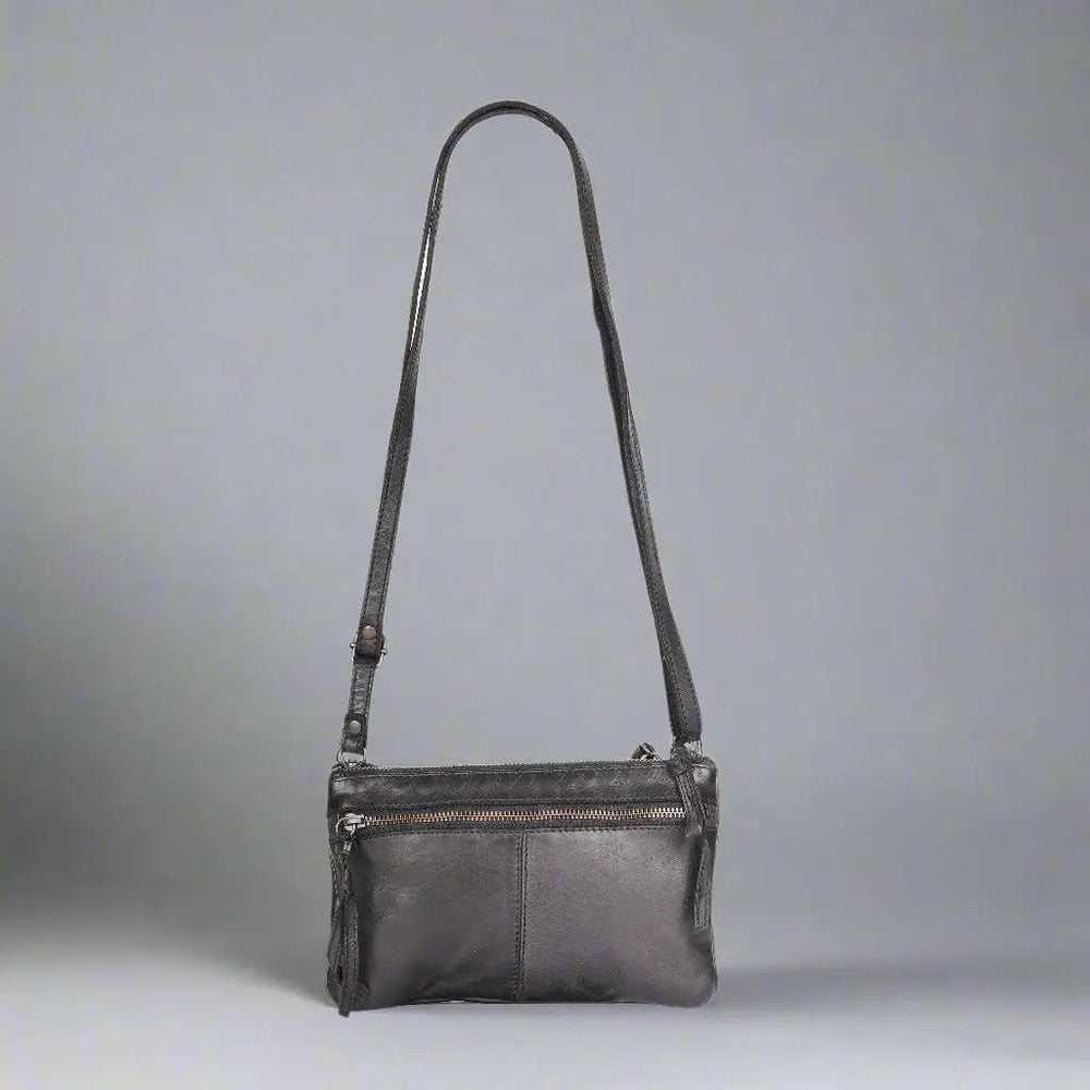 حقيبة كتف جلدية من MET مع جيوب أمامية مزدوجة بسحاباتEX-STOCK Canada 