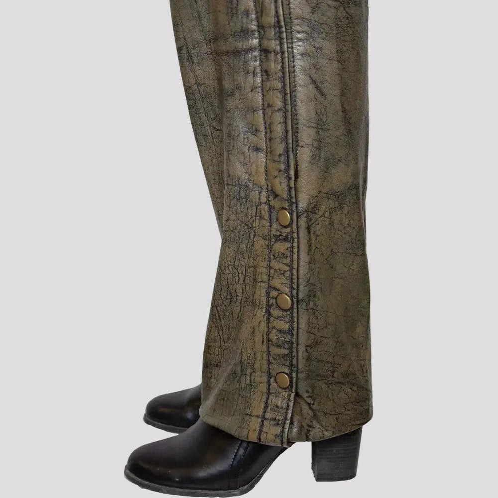 Open Road Women's Distressed Brown Leather Chaps 