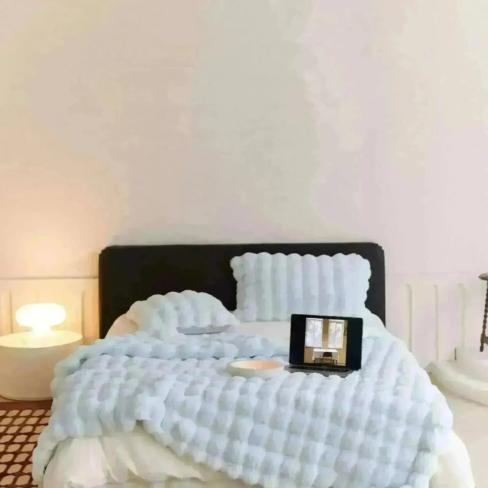 Polyester Carpet Rabbit Bubble Velvet Thickened Nap Quilt Blanket - EX-STOCK CANADA