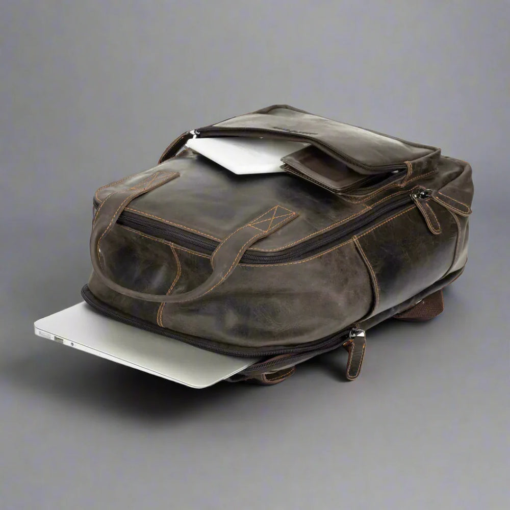 Mochila de cuero Greenwood con compartimentos reforzados para laptop y tabletaEX-STOCK Canada 