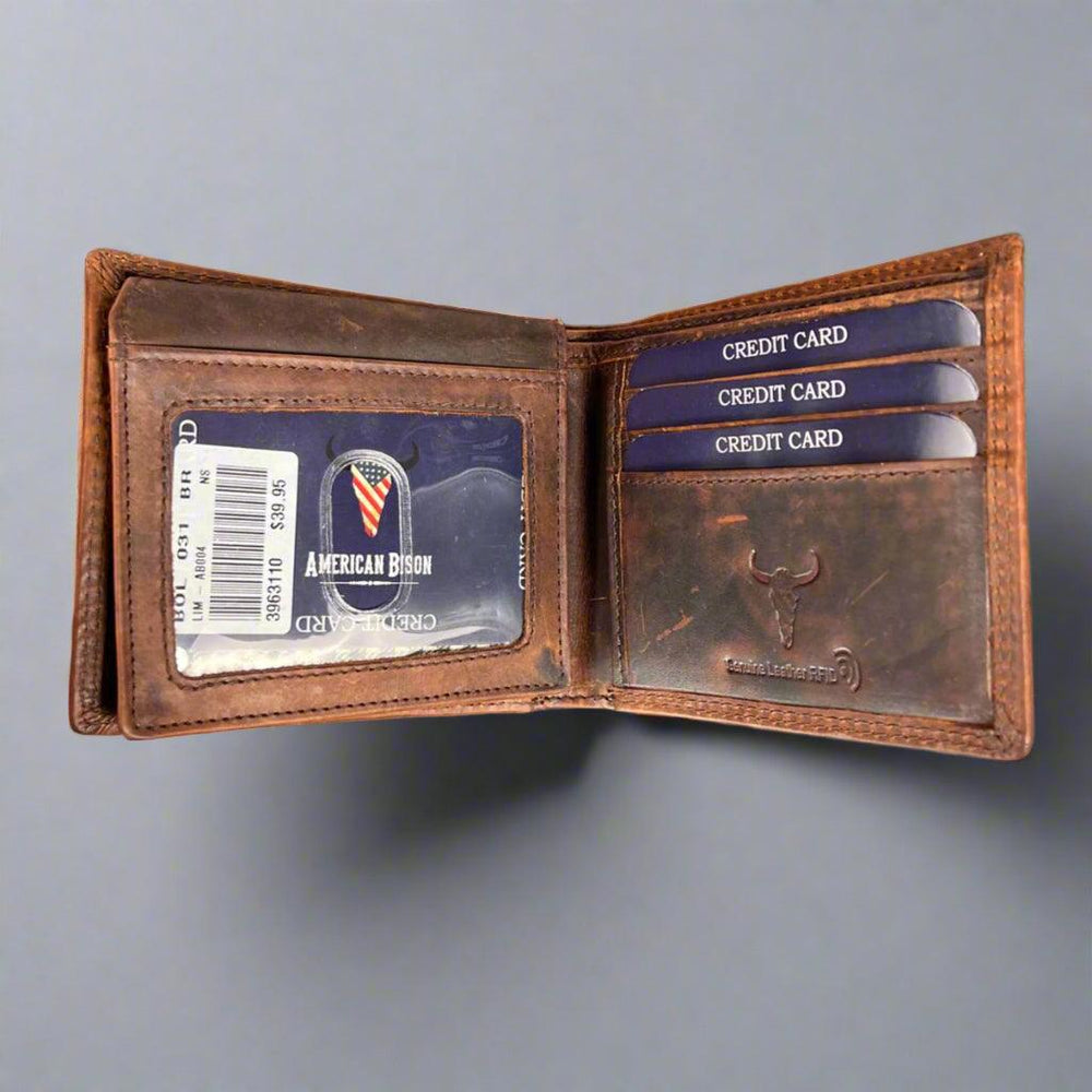 Men’s Cow Leather Wolf Embossed Bifold Wallet 