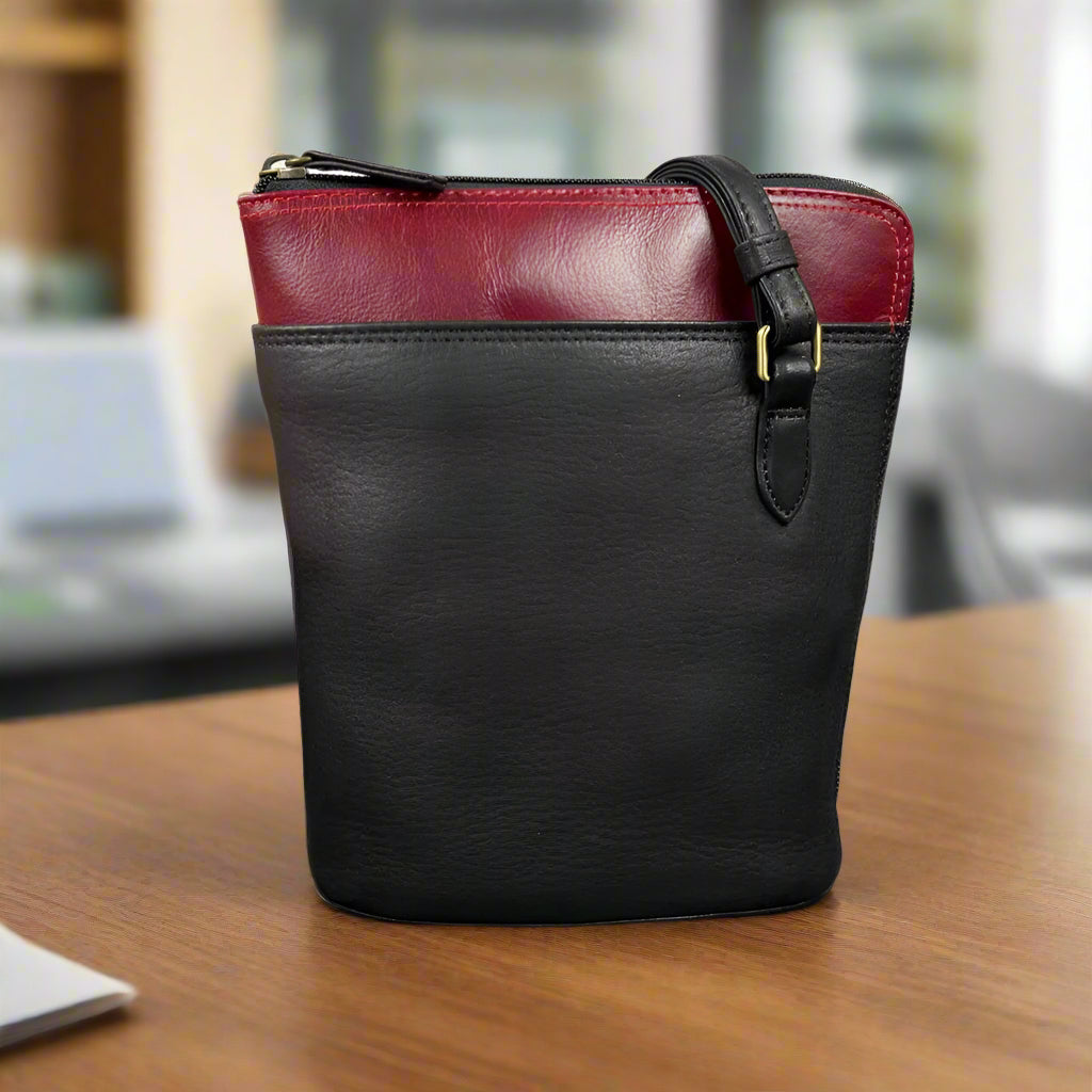 Bolso bandolera ajustable Derek Alexander con compartimento principal de cierre anchoEX-STOCK Canada 