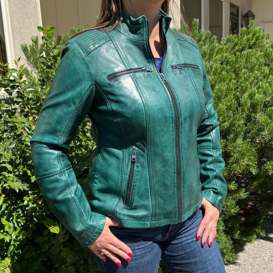 Women's Classic Lamb Leather Jacket. Round Collar with Studs, 4 Zippered Pockets & Shoulder Accent Stitching 