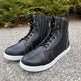 Bottes Biker Sneakers pour hommes. Cuir de vache noir avec semelle blanche, lacets et fermeture éclair latéraleEX-STOCK Canada 