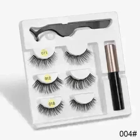 A Pair Of False Eyelashes With Magnets In Fashion - EX-STOCK CANADA
