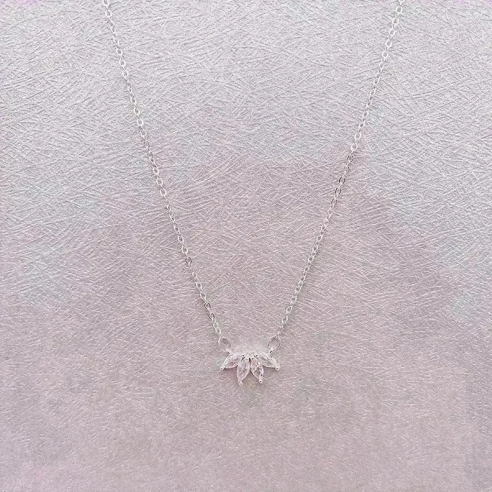 Fashion Jewelry Minimalist Shining Flower Petal Necklace For Women Girls Lotus Flower Pendant Necklace Female Party Anniversary Jewelry Gift - EX-STOCK CANADA
